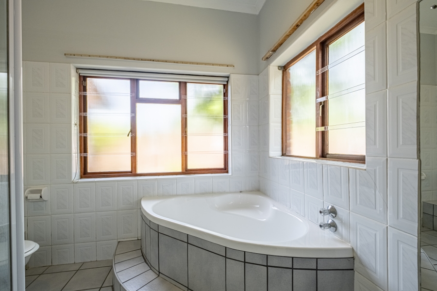 3 Bedroom Property for Sale in Summerstrand Eastern Cape